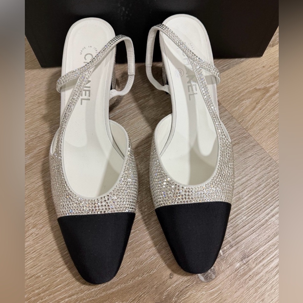 Chanel Strass Cap-Toe Slingback Pump - Picture 4 of 4